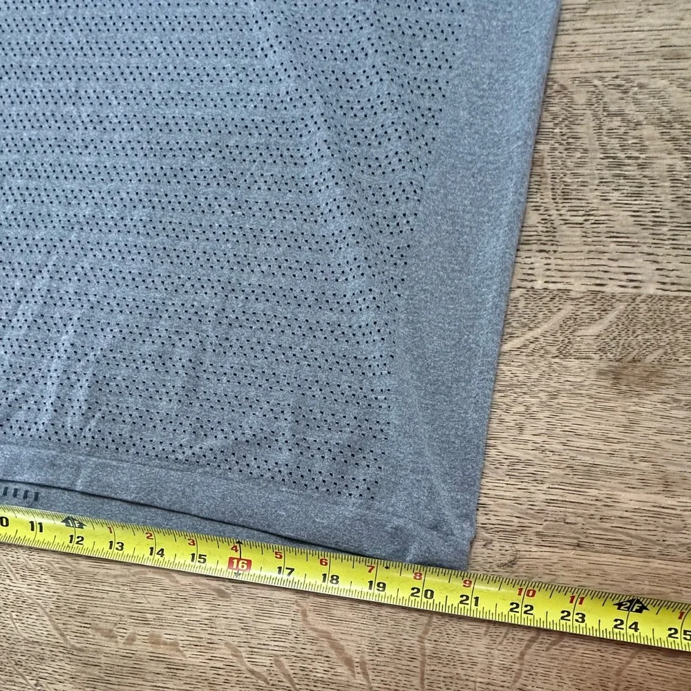 Lululemon Breeze By Squad Gray Short Sleeve Shirt 12 - Picture 12 of 16